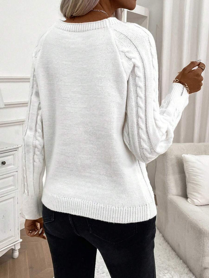 ASTRELLA – Ladies’ Button-Detail Cable Knit Jumper