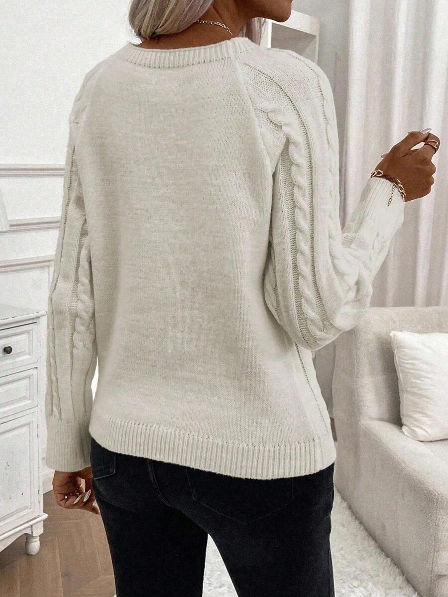 ASTRELLA – Ladies’ Button-Detail Cable Knit Jumper