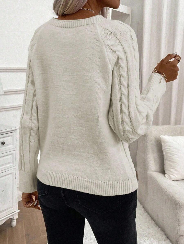 ASTRELLA – Ladies’ Button-Detail Cable Knit Jumper